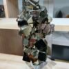 Pyrite du Pérou cristaux cubiques vue détail faces brillantes