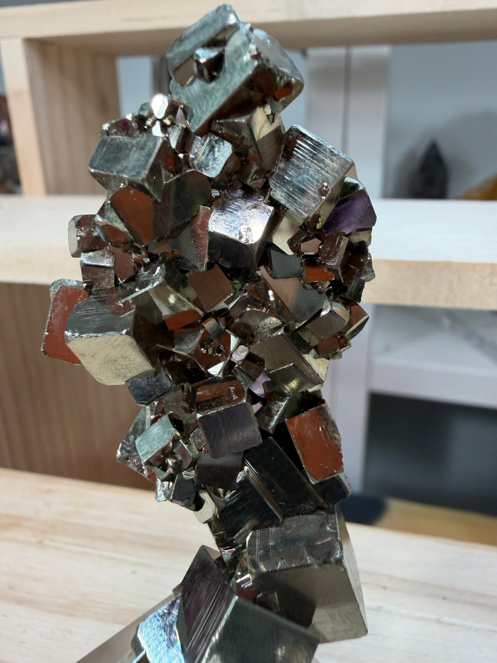Pyrite Pérou agrégat cristaux cubiques dorés face avant
